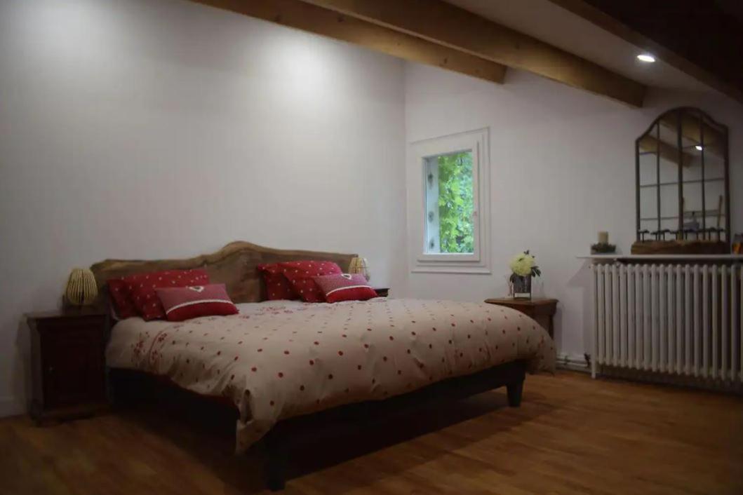 Domaine La Tuilerie Bed and Breakfast Guîtres Exteriör bild