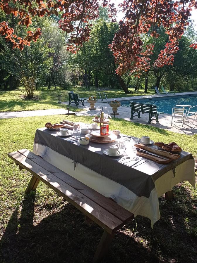Domaine La Tuilerie Bed and Breakfast Guîtres Exteriör bild